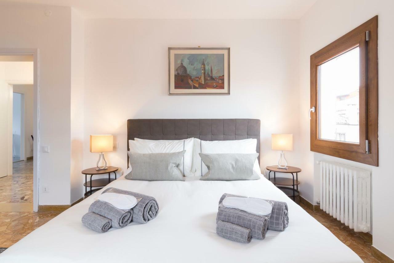 Residence On The Canal Venesia Bagian luar foto